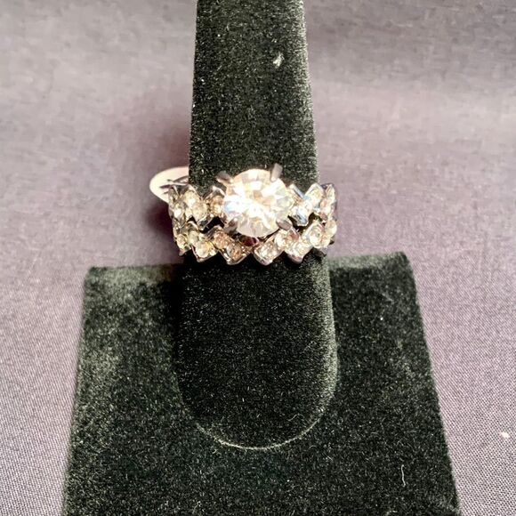 Ring Set 👰 Size 6.5 - Picture 3 of 3